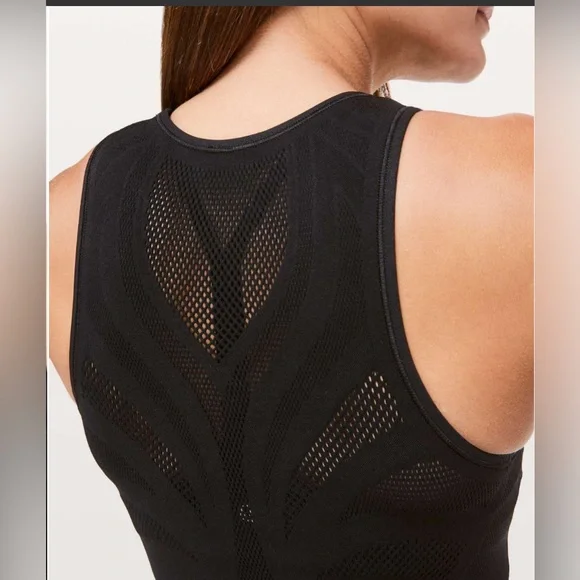 Lululemon Reveal Crop Top *En Avante-Black - Picture 2 of 6